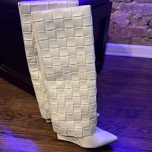 Winter white Azalea Wang wedge boot